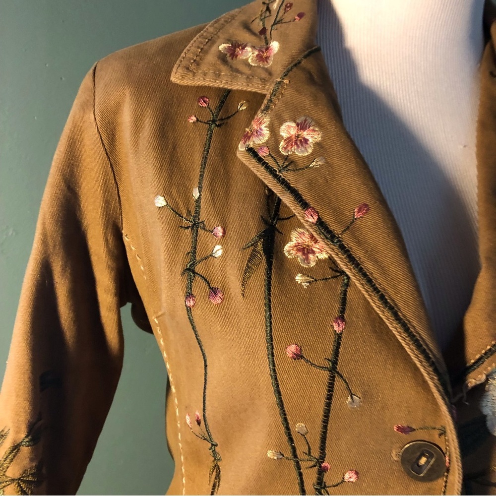 Vintage rare , Embroidered trenchcoat by the pyramid collection - Picture 4 of 8